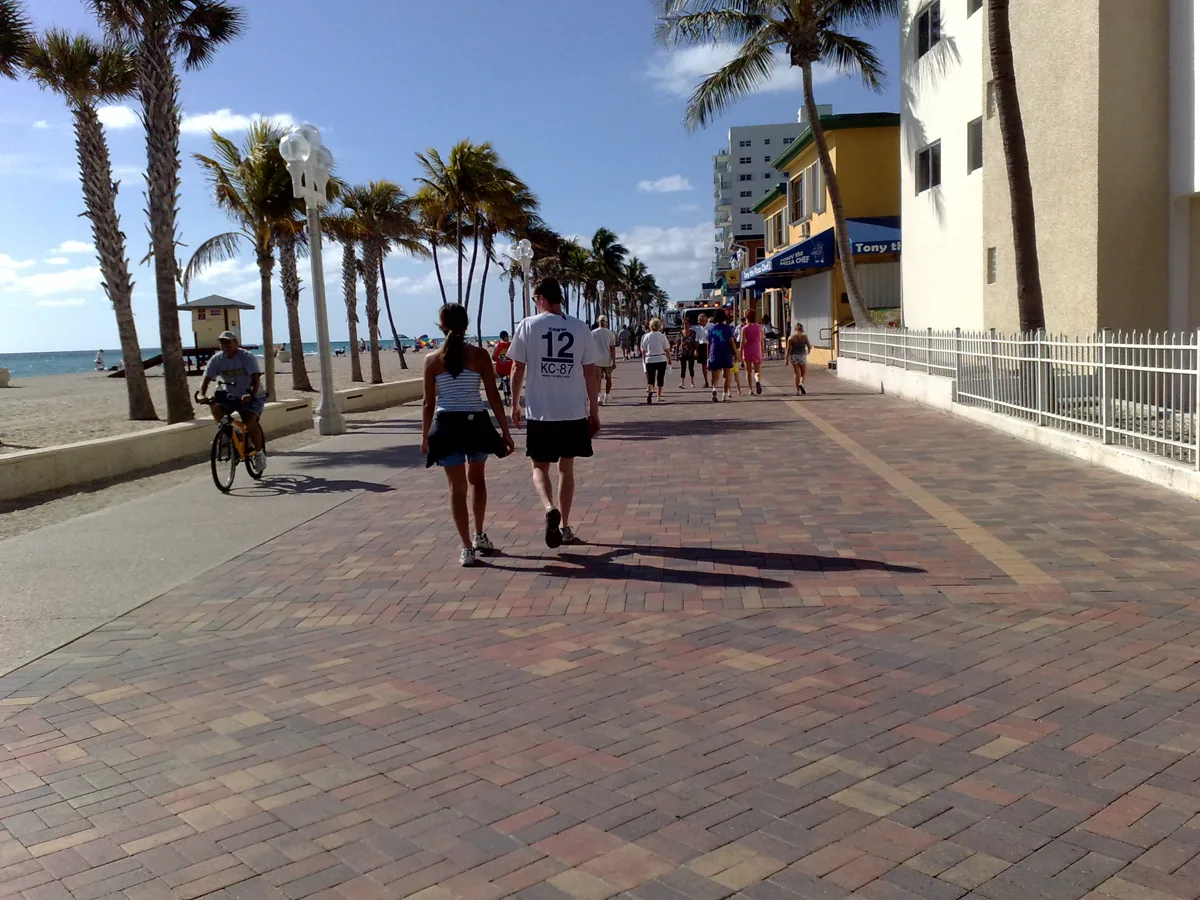 Hollywood Beach Broadwalk coastal walking and cycling route